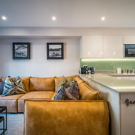 Hollybush Barn At The Heaning Estate Holiday home *