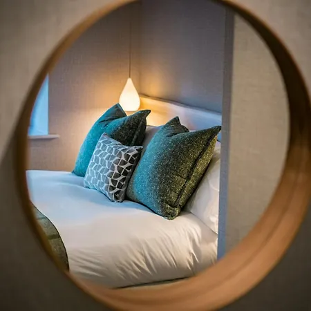 펜션 Hollybush Barn At The Heaning Estate *