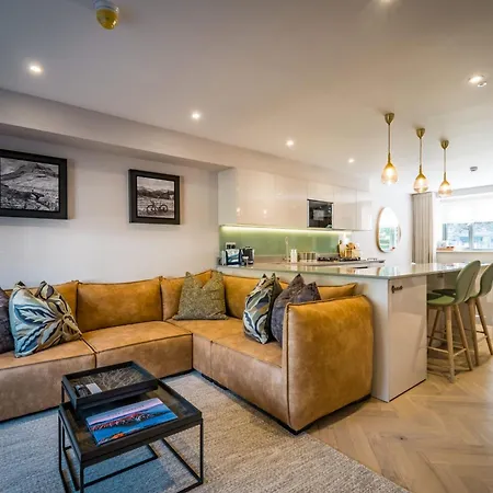 Holiday home Hollybush Barn At The Heaning Estate *