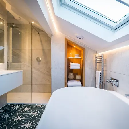 Holiday home Hollybush Barn At The Heaning Estate